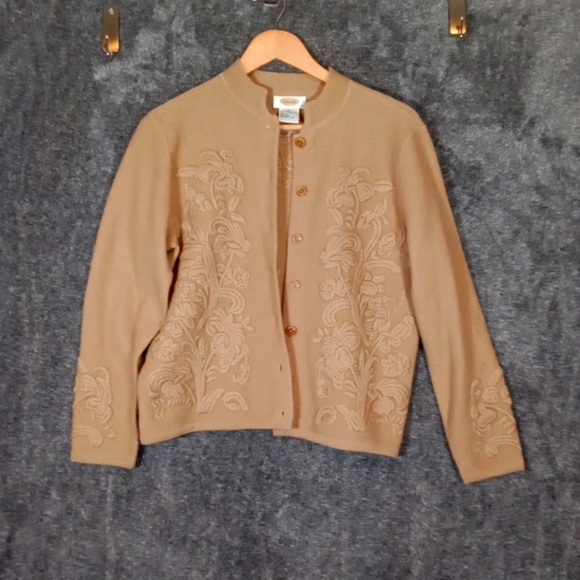 Talbots Vintage 100% Wool  Camel  Embrodered Cardigan Gramma Old Money Small - Picture 2 of 8